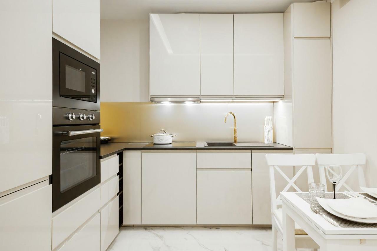 Apartments Aura Sky By Noclegi Renters Warschau Exterior foto