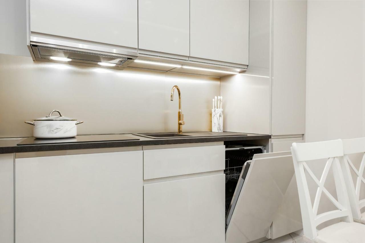 Apartments Aura Sky By Noclegi Renters Warschau Exterior foto