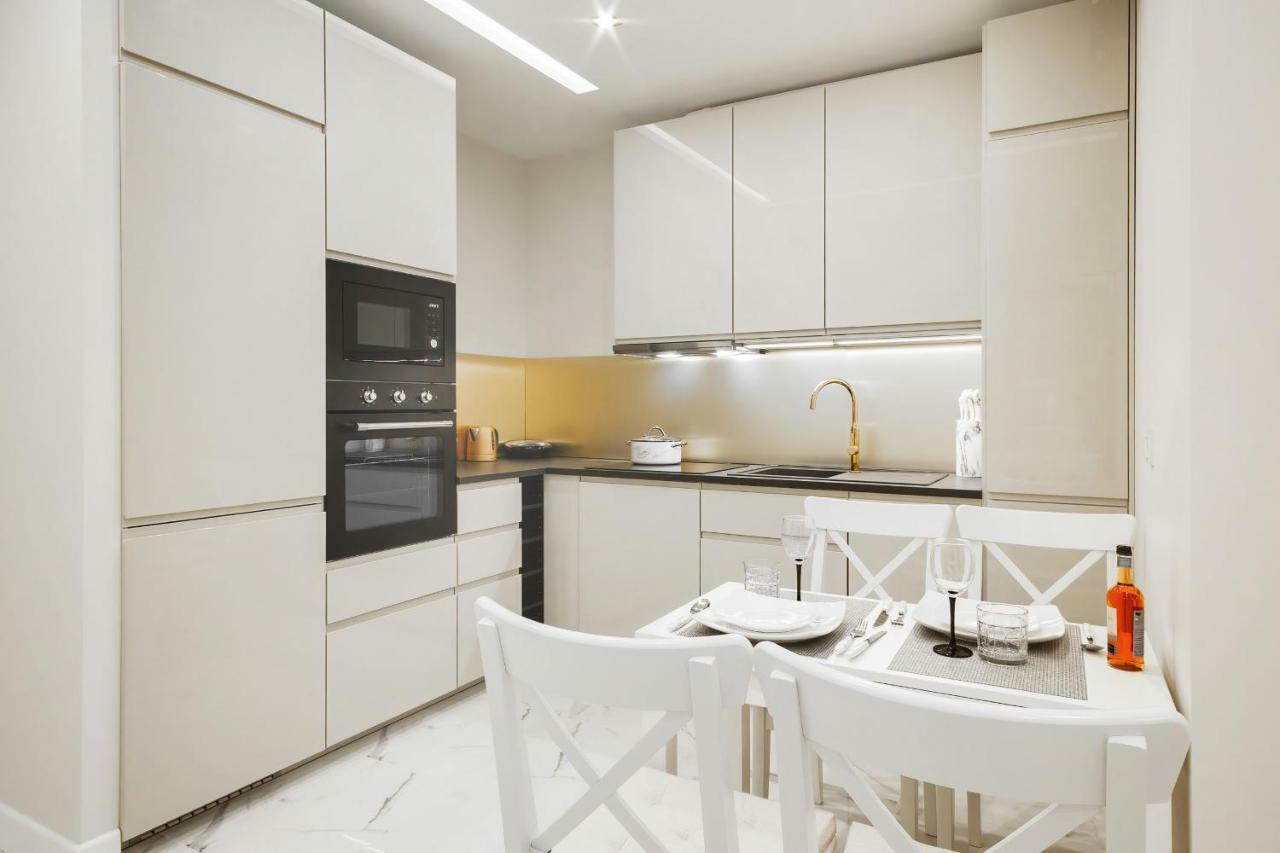 Apartments Aura Sky By Noclegi Renters Warschau Exterior foto